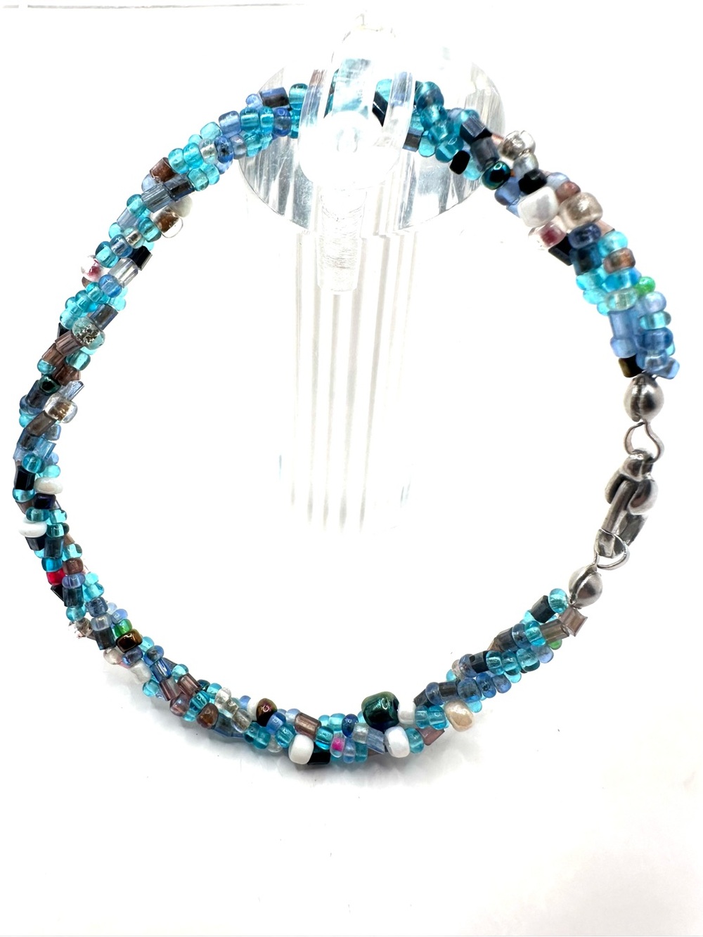 Fashion: Delicate Multi-Blue Seed Bracelet